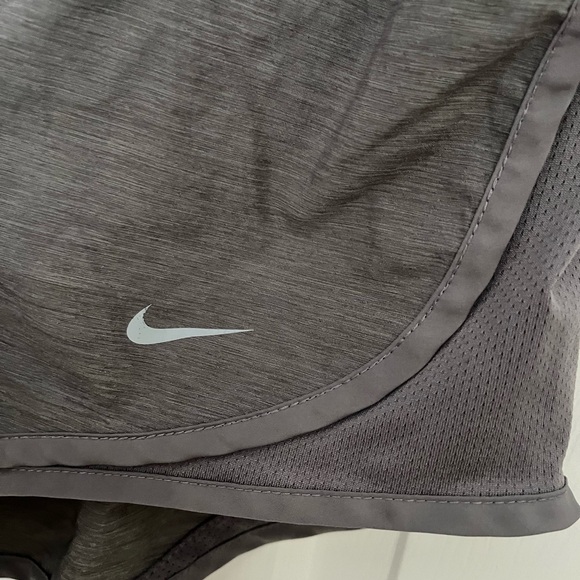 Women's Nike Tempo Running Shorts - Picture 4 of 6